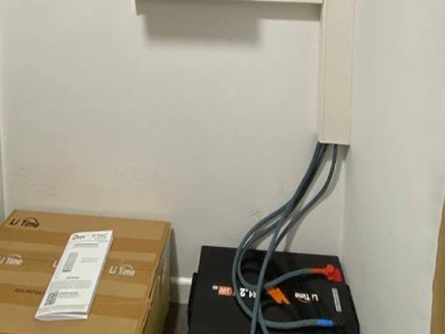 Система резервного живлення для квартири. Інвертор Deye Sun 5kW x1. Акумулятор LiTime LiFEPO4 51.2V 100Ah x2. Потужність 5 кВт. Запас енергії в акумуляторах 10 кВт*год